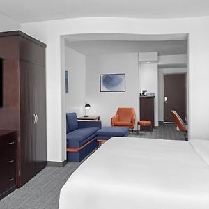 One-Bedroom King Suite